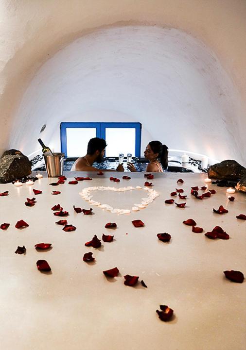 Rafael' S Mediteranian Cave Suites Firostefani Esterno foto